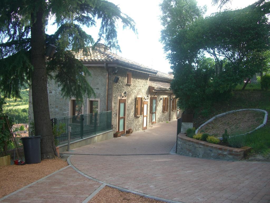 Castello Di Marano Sul Panaro - Room & Breakfast Стая снимка